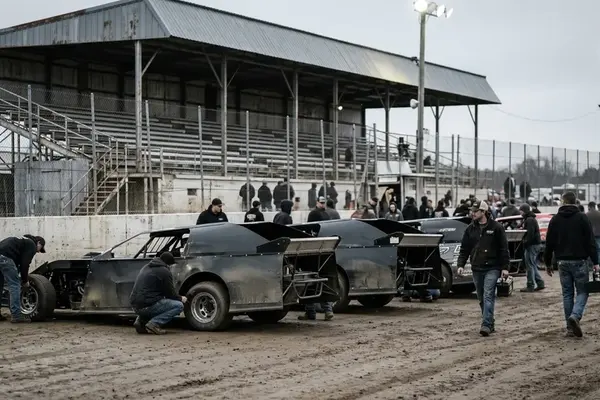 Complete Guide to Super DIRT Week at Rolling Wheels