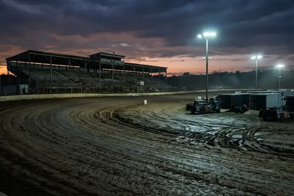 Why Sportsman Modifieds Are the Heartbeat of Northeast Dirt Racing